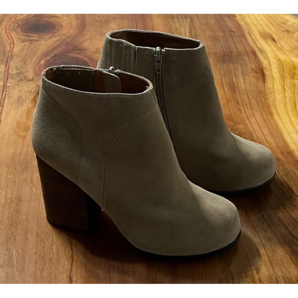 Woman's Jeffrey Campbell Hanger  Taupe Suede Booties Size 8.5 M